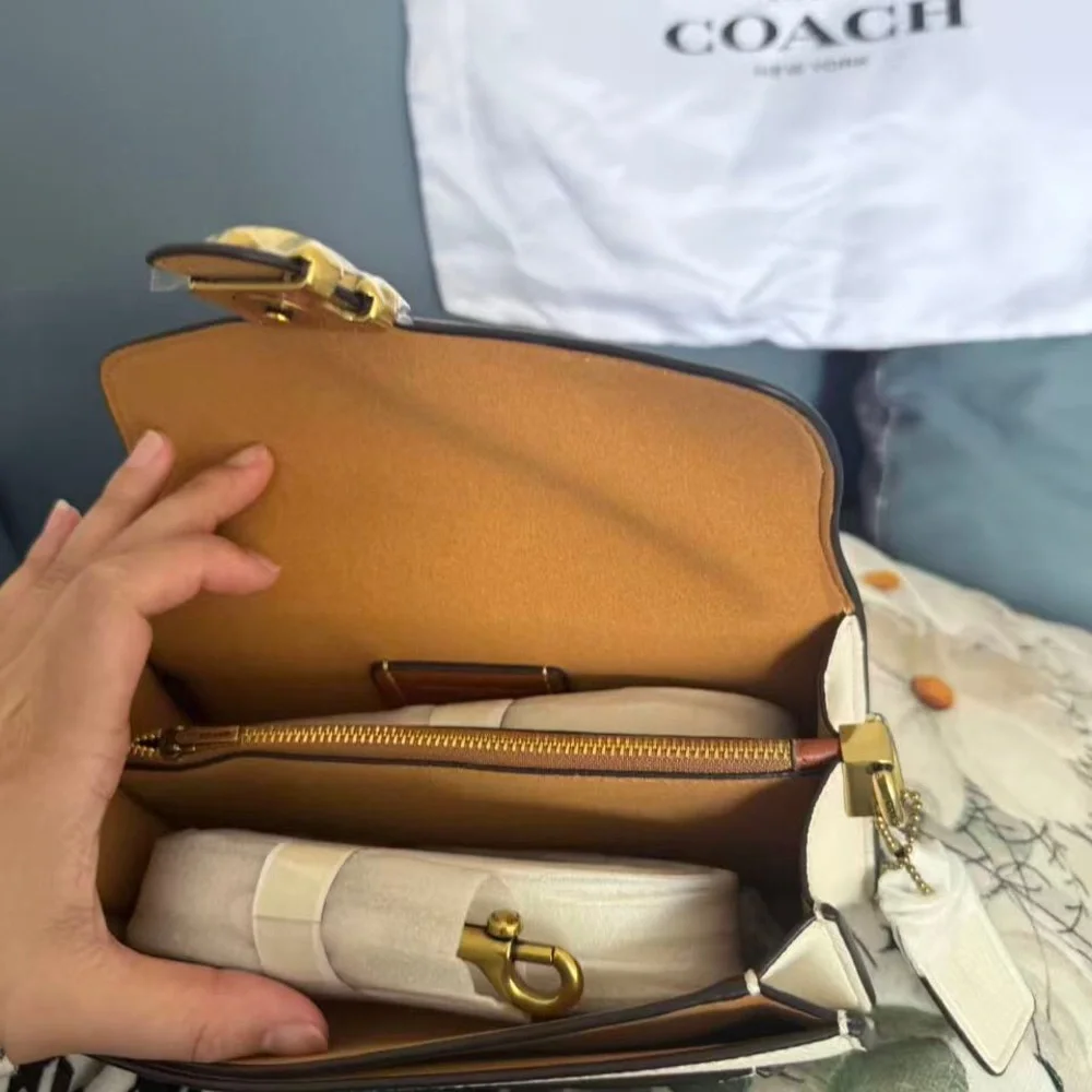 Coach White Shoulder Bag - Picture 3 of 7